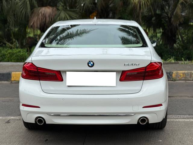 https://images10.gaadi.com/usedcar_image/4558922/original/processed_6c707d393baa2dabf4da2e68f5f2ddc2.jpeg?imwidth=6402