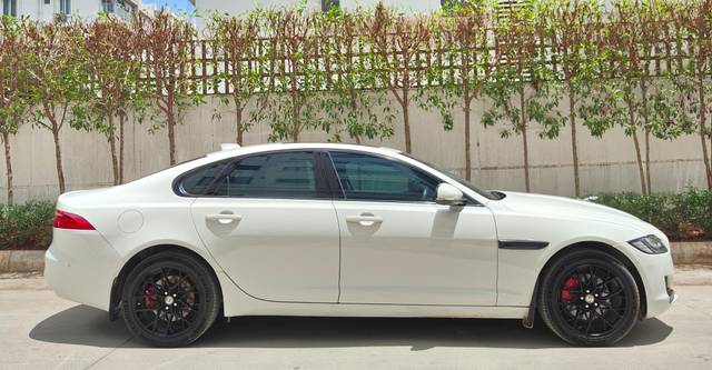 https://images10.gaadi.com/usedcar_image/4558936/original/processed_a634ecb2e6ec576c41dcccf96af6f065.jpg?imwidth=6401
