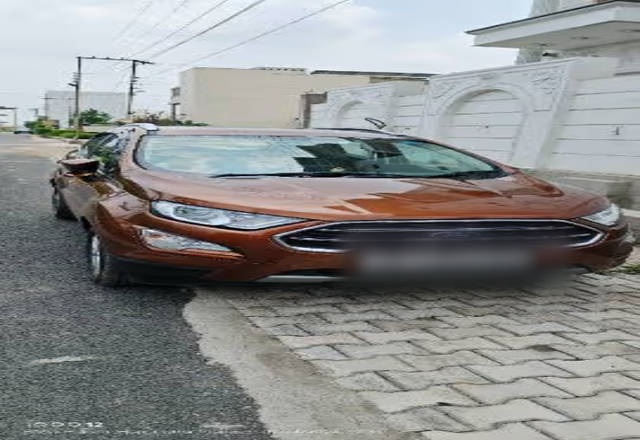 https://images10.gaadi.com/usedcar_image/4558939/original/517b1b8c-d0f8-4b13-adf7-f11948f6dbac.?imwidth=6401