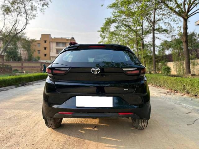 https://images10.gaadi.com/usedcar_image/4558942/original/processed_49722bcf3f93209f78567472d0b4f737.jpg?imwidth=6401