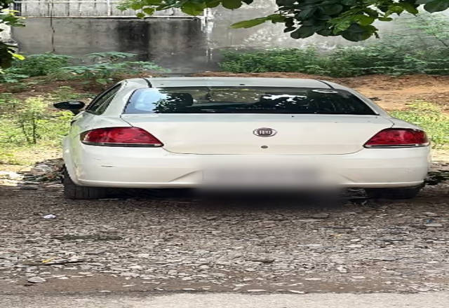 https://images10.gaadi.com/usedcar_image/4558943/original/64623d78-d1e7-4a2e-bbd5-b25c71a33a47.?imwidth=6400