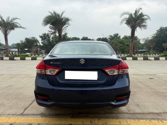 https://images10.gaadi.com/usedcar_image/4558956/original/processed_e6ee7adc-282d-458a-bd7e-0973052facac.jpg?imwidth=6402