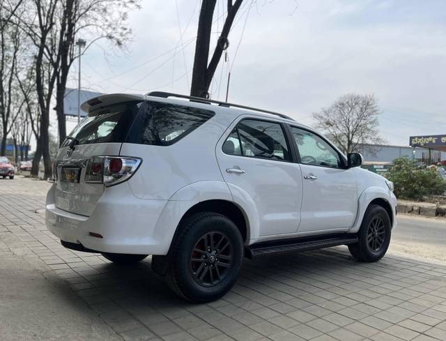 https://images10.gaadi.com/usedcar_image/4558962/original/processed_db79eff6219ca86a878b13a7df6b4ee2.jpg?imwidth=6401
