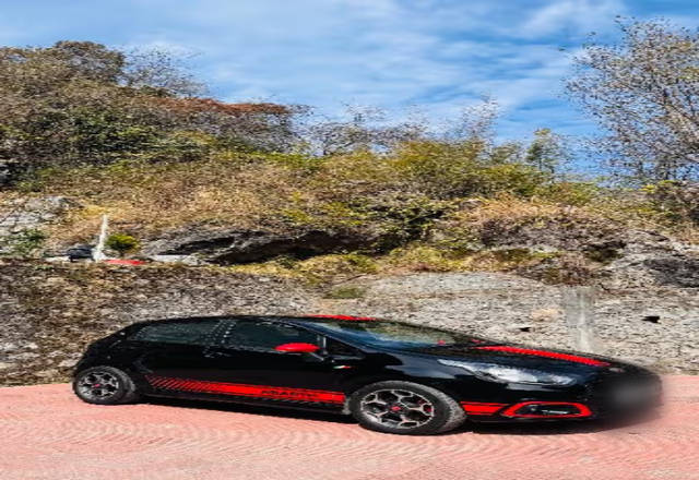 https://images10.gaadi.com/usedcar_image/4558964/original/60f745b2-095f-42ec-af6a-8304a0bb5c63.?imwidth=6400