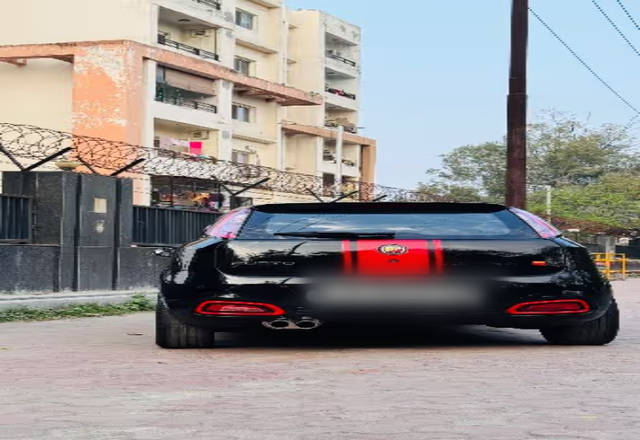 https://images10.gaadi.com/usedcar_image/4558964/original/df1e037d-a441-4ba7-b930-cd5575021793.?imwidth=6402