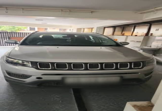 https://images10.gaadi.com/usedcar_image/4559003/original/71c11bae-d007-4d0b-9d24-997364013fc6.?imwidth=6401