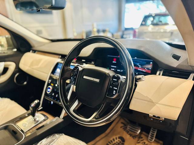 https://images10.gaadi.com/usedcar_image/4559012/original/5eb9f3b41e8f3dcf4bbcffc2575ce260.jpg?imwidth=6402