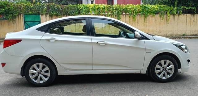 https://images10.gaadi.com/usedcar_image/4559015/original/processed_6e5c34109a3fd49a3ce494bace962bc8.jpg?imwidth=6401
