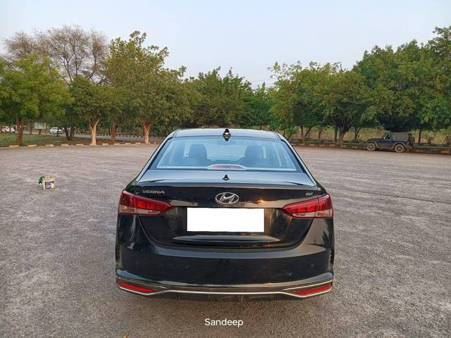 https://images10.gaadi.com/usedcar_image/4559017/original/processed_a85977208e4fbcef5c0aee940390b76f.jpg?imwidth=6402