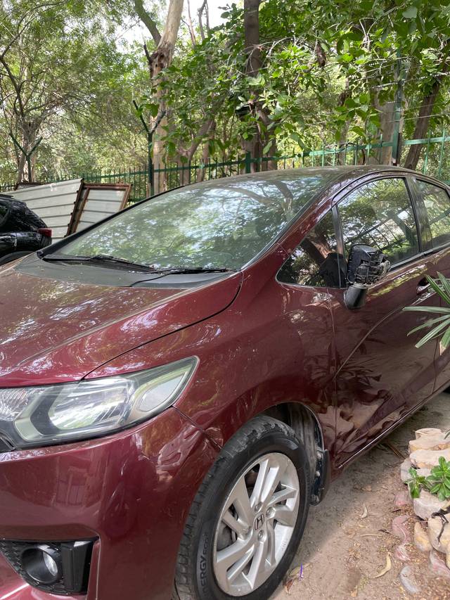 https://images10.gaadi.com/usedcar_image/4559027/original/processed_e7fe31511c7b0a4a6b9b7709856f8766.jpg?imwidth=6401