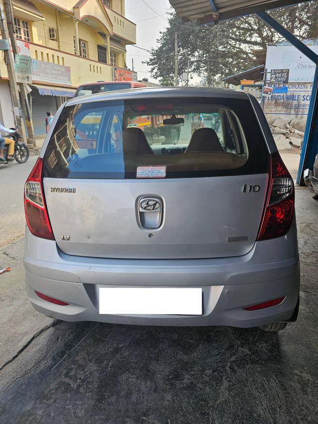 https://images10.gaadi.com/usedcar_image/4559036/original/processed_d4745e239b498fb82f79636b0e2b7ac2.jpg?imwidth=6401