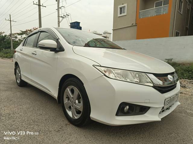 https://images10.gaadi.com/usedcar_image/4559042/original/processed_82500038a65d6292256269a5a0fa63a7.jpg?imwidth=6400