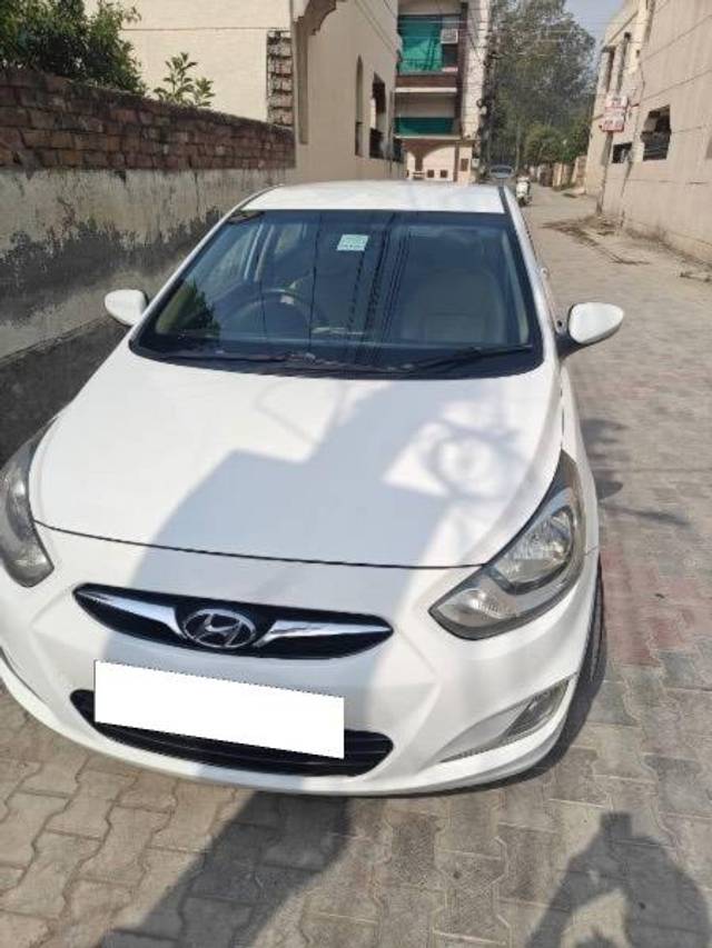https://images10.gaadi.com/usedcar_image/4559044/original/processed_27f46988-dcc2-4847-adc9-260809929380.jpeg?imwidth=6400