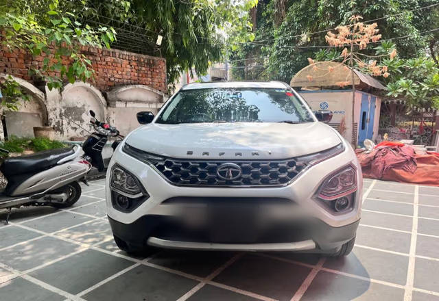 https://images10.gaadi.com/usedcar_image/4559055/original/ee33a684-5685-4ad6-8bfa-a222775b2d72.?imwidth=6400