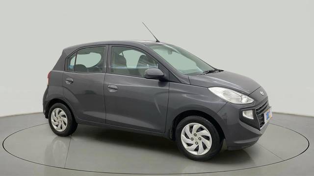 https://images10.gaadi.com/usedcar_image/4559064/original/2ea68235e7dc0e53e1999366055e39c9.jpg?imwidth=6400