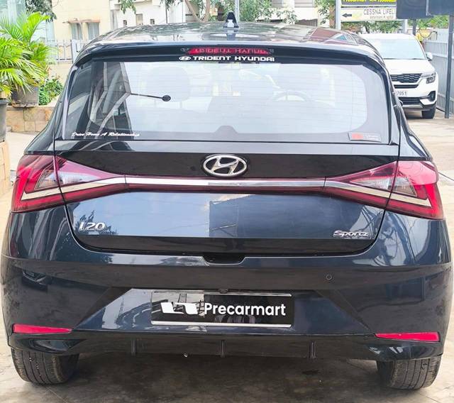 https://images10.gaadi.com/usedcar_image/4559073/original/processed_3db32c23850cad23c39020f578de340b.jpeg?imwidth=6402