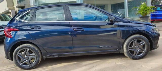 https://images10.gaadi.com/usedcar_image/4559073/original/processed_3e60d8f68dcd436617fde172ab8570b7.jpeg?imwidth=6401