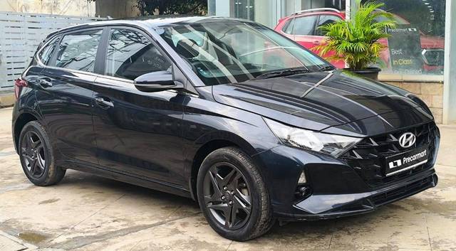 https://images10.gaadi.com/usedcar_image/4559073/original/processed_624dfbc5b81ce195c60ccf38e1c6de84.jpeg?imwidth=6400