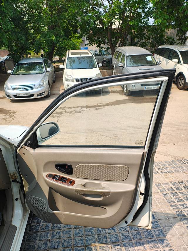 https://images10.gaadi.com/usedcar_image/4559095/original/3b4290d06043920e4cb042b071d8c354.jpg?imwidth=6401