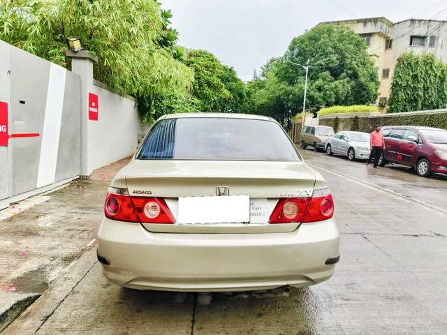 https://images10.gaadi.com/usedcar_image/4559100/original/processed_fcaf21c04dd7a2ec8be78d8c64ac6f4f.jpg?imwidth=6402