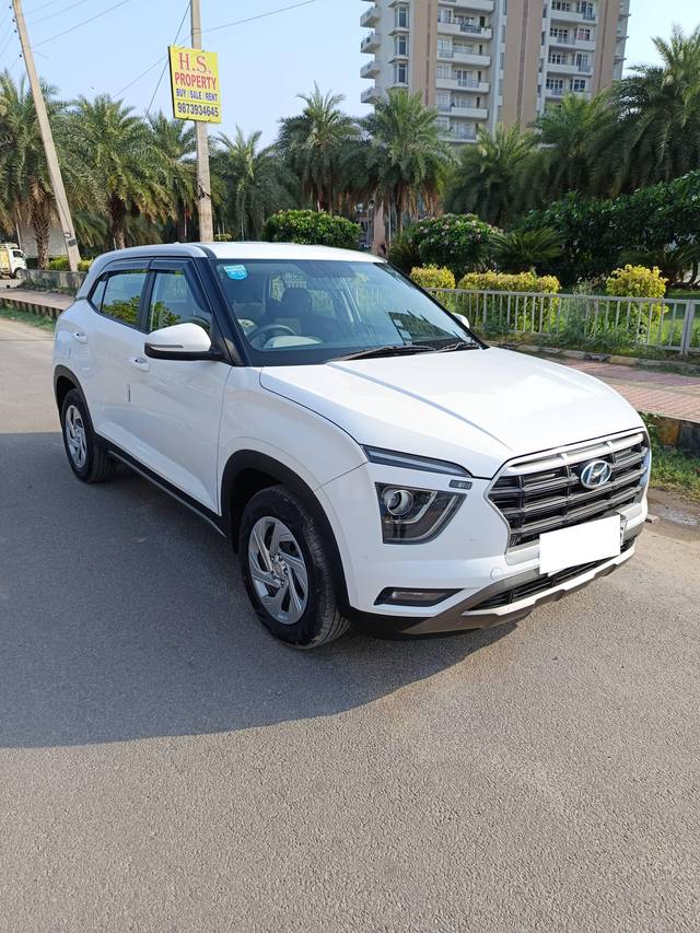 https://images10.gaadi.com/usedcar_image/4559143/original/processed_ba695ba3a19fddf55eea14a1150b212a.jpg?imwidth=6400