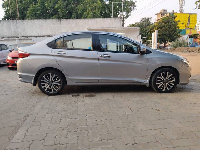 https://images10.gaadi.com/usedcar_image/4559165/original/3e3e3be836899dd1969b25faa66b9c45.jpeg?imwidth=6401