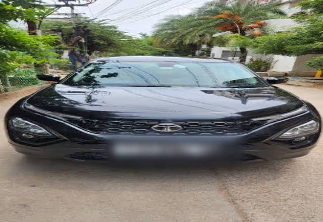 https://images10.gaadi.com/usedcar_image/4559167/original/bb67f153-3d0e-41dc-a7c5-bdea91d345bf.?imwidth=6400