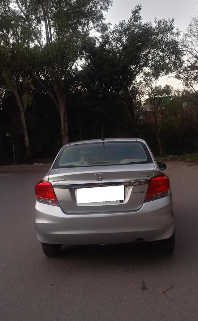 https://images10.gaadi.com/usedcar_image/4559194/original/processed_322d6970d0c1cf2d12174b2ee9814fa9.jpg?imwidth=6402