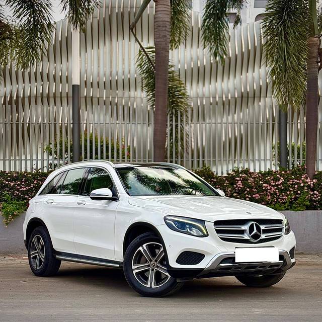 https://images10.gaadi.com/usedcar_image/4559195/original/processed_7004e8f11a4fce160fd4c54316fcd08f.jpg?imwidth=6400