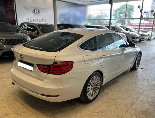 https://images10.gaadi.com/usedcar_image/4559201/original/processed_13d5a7f2bb97b4613b369b121fe4cb2a.jpg?imwidth=6401