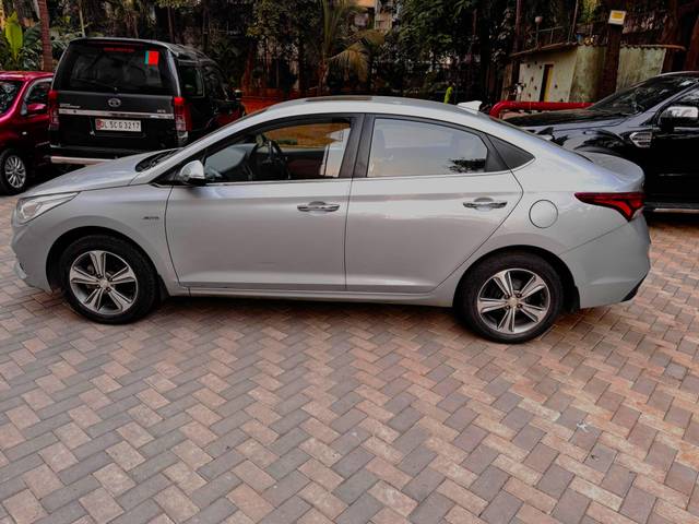 https://images10.gaadi.com/usedcar_image/4559203/original/processed_c5fea166e00b00cb5897035b0ad158c4.jpeg?imwidth=6402