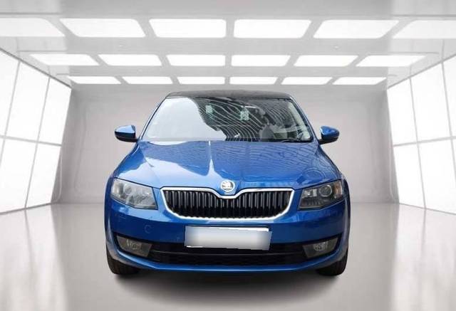 https://images10.gaadi.com/usedcar_image/4559204/original/processed_acfc96ba72ac9b921cba1cc6b707a928.jpeg?imwidth=6402