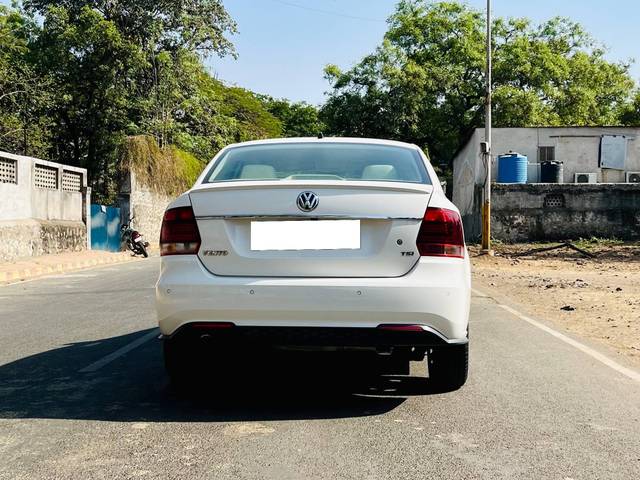 https://images10.gaadi.com/usedcar_image/4559216/original/processed_e8260342-37d5-4400-80bd-5540cba7c572.jpg?imwidth=6402