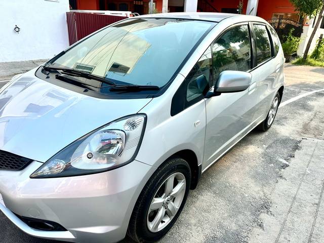 https://images10.gaadi.com/usedcar_image/4559218/original/7a6ac87beda6a6262d7a1053a84620ff.jpeg?imwidth=6400