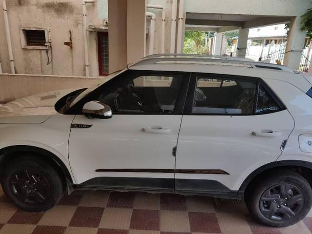 https://images10.gaadi.com/usedcar_image/4559223/original/processed_acc6037c-6d23-4c96-aaa7-09dbdd36aeda.jpg?imwidth=6402