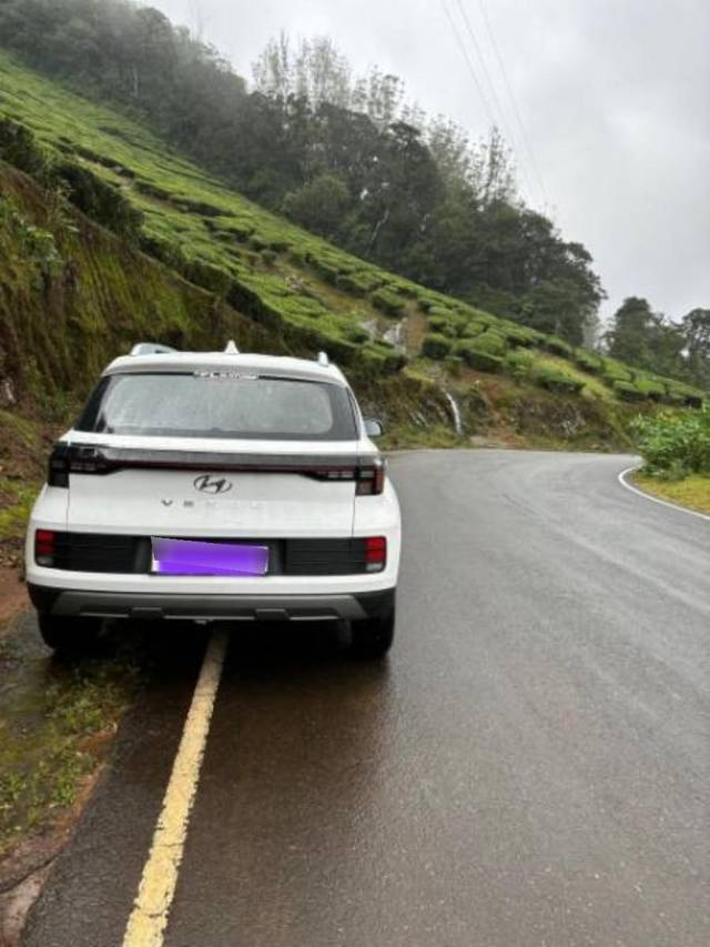 https://images10.gaadi.com/usedcar_image/4559223/original/processed_f5f39885-2bbf-4445-b5b6-c8fdc91ab89b.jpg?imwidth=6401