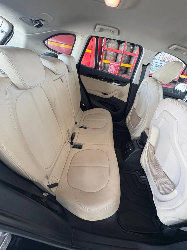 https://images10.gaadi.com/usedcar_image/4559231/original/f87117873c60a5a41bfc292de30bab84.jpeg?imwidth=6402