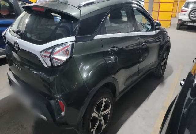 https://images10.gaadi.com/usedcar_image/4559266/original/cdb79d4d-ea7f-4687-a581-2460651f61ec.?imwidth=6402