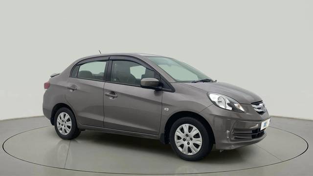 https://images10.gaadi.com/usedcar_image/4559290/original/aa1adfcd875765ec221a65717a3f4c64.jpg?imwidth=6400