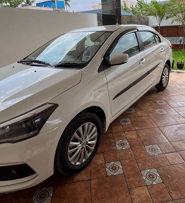 https://images10.gaadi.com/usedcar_image/4559296/original/a93619285071a7e6abb37b1fd8807ec5.jpeg?imwidth=6400
