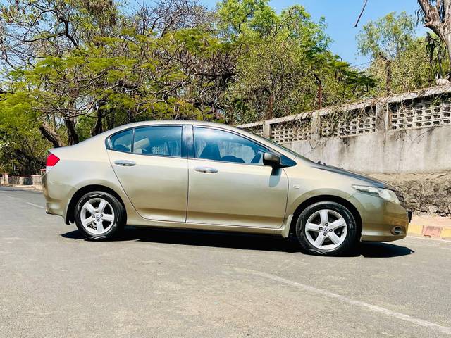 https://images10.gaadi.com/usedcar_image/4559305/original/processed_4b198b3b-daac-4b7d-a737-e9bb32497dbf.jpg?imwidth=6401