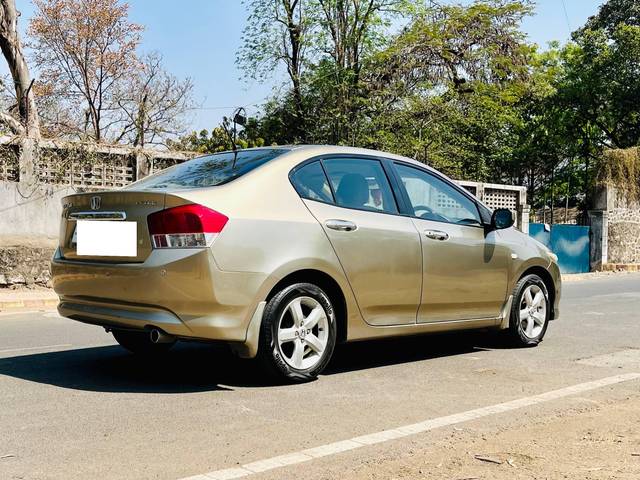 https://images10.gaadi.com/usedcar_image/4559305/original/processed_4c5fcdea-100e-4976-81db-fd02effa16ea.jpg?imwidth=6402