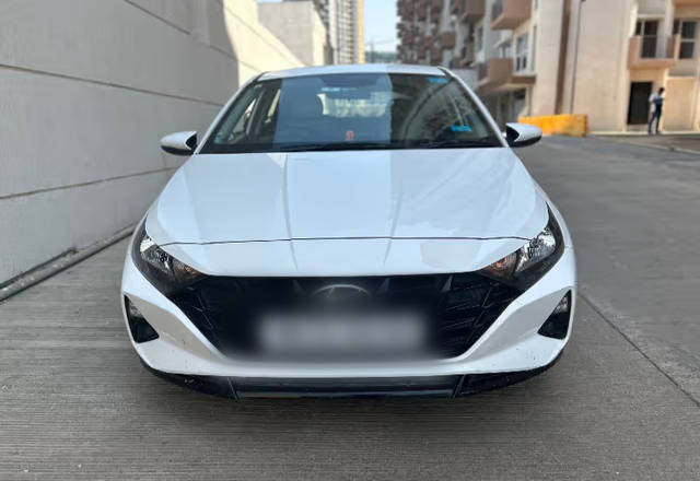 https://images10.gaadi.com/usedcar_image/4559307/original/ff12c015-0bb3-4bf6-a39b-da27d0a77513.?imwidth=6400