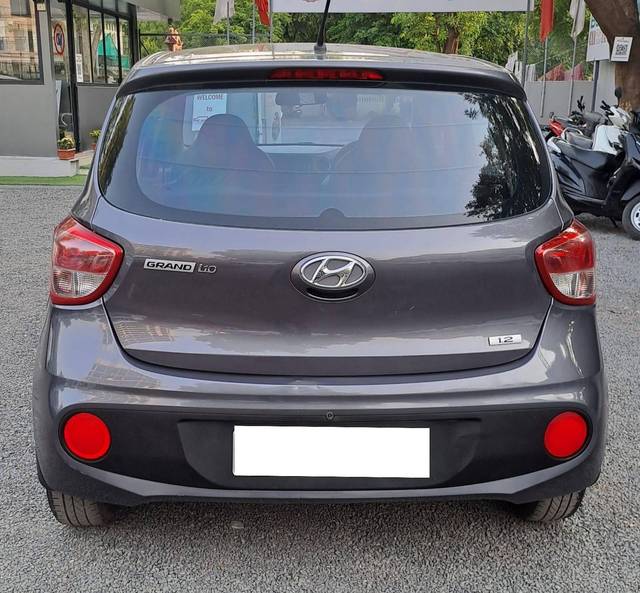 https://images10.gaadi.com/usedcar_image/4559310/original/processed_7137ca6381dd47fec542616c491903a8.jpg?imwidth=6402