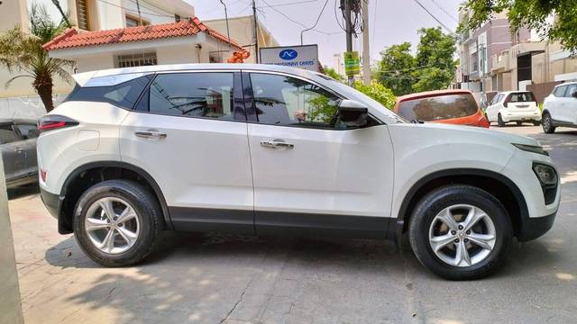 https://images10.gaadi.com/usedcar_image/4559318/original/processed_e0815e9c5f4e5a98dab5b1e60c0a21a9.jpeg?imwidth=6401