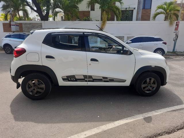 https://images10.gaadi.com/usedcar_image/4559326/original/2a47fdb40d675d0ff496a2f269b6d2ec.jpg?imwidth=6401
