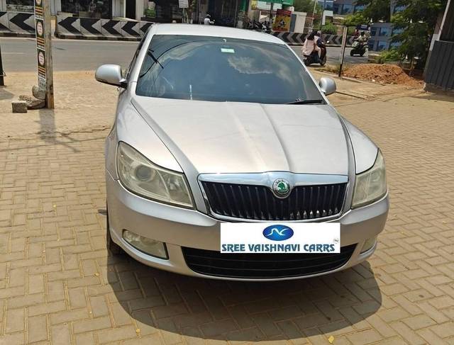 https://images10.gaadi.com/usedcar_image/4559336/original/processed_624e20cff5f692350d11c5c3b9d4602c.jpg?imwidth=6400