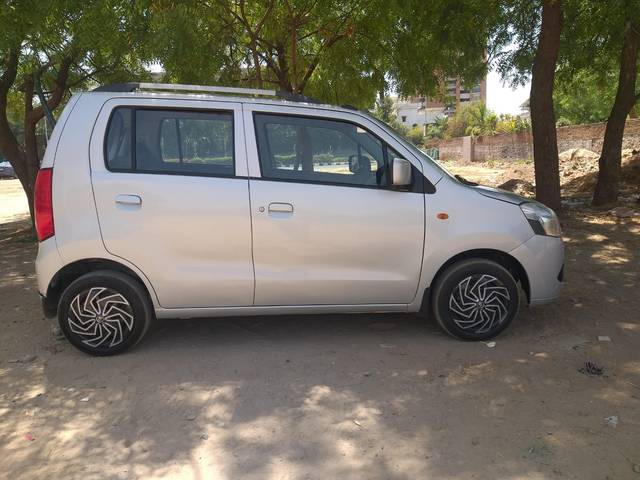 https://images10.gaadi.com/usedcar_image/4559337/original/892aaaad4a3d203bc99b4097d130468a.jpg?imwidth=6401