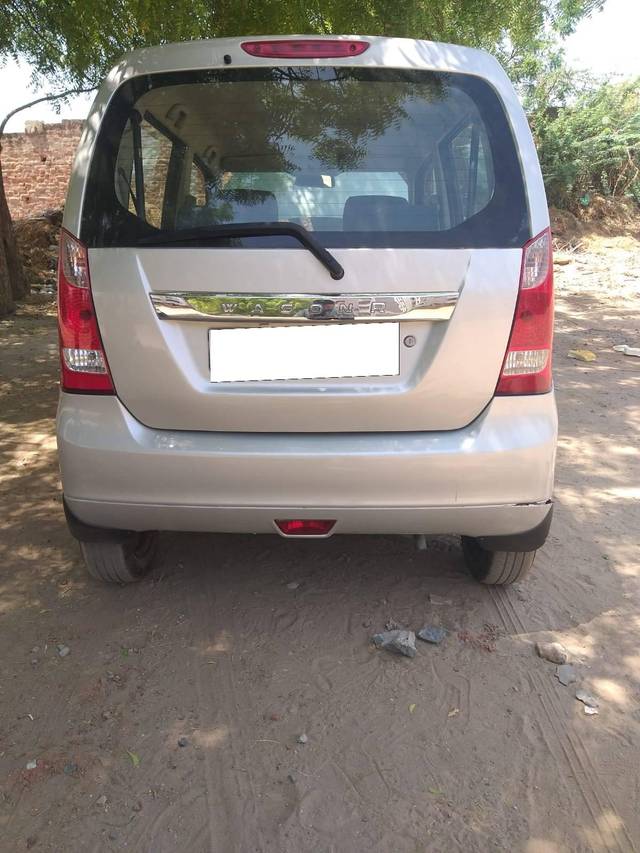 https://images10.gaadi.com/usedcar_image/4559337/original/processed_5b1fc84a66d85c86b6446a8634acd8af.jpg?imwidth=6402