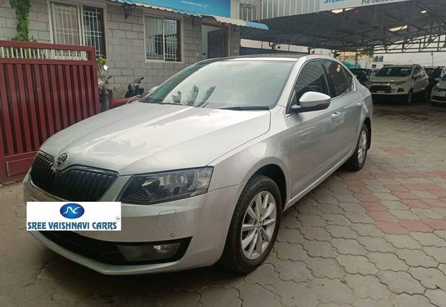 https://images10.gaadi.com/usedcar_image/4559346/original/processed_7aab0f2298e82511e60f4ff75cf857a3.jpeg?imwidth=6402